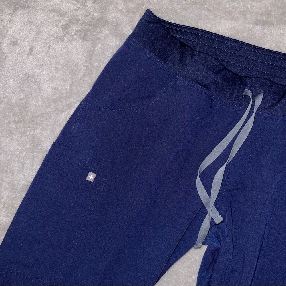 Figs Kade Cargo Scrub Pants Scrubs Pant Petite - Picture 8 of 9
